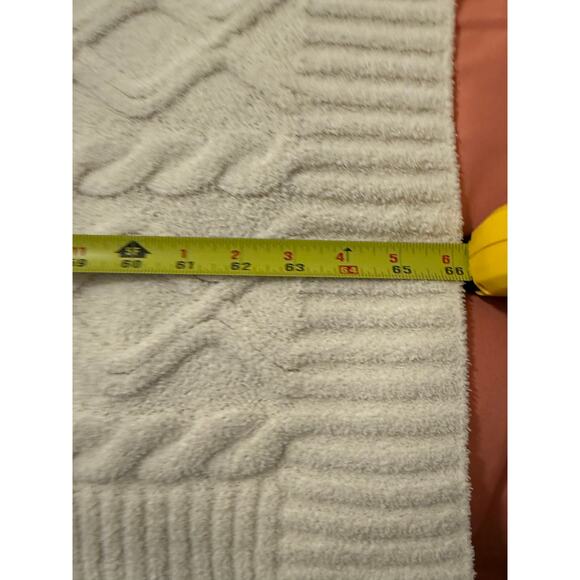 Nicole Miller Artelier Cottagecore Farmhouse Cable Knit Cream Throw Blanket - Picture 3 of 9